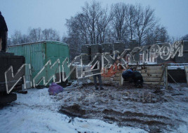Широкий дом в лесу