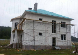 Не маленький дом