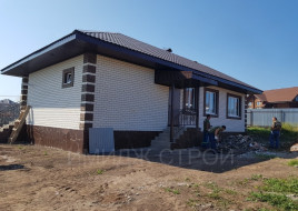 Строительство одноэтажного коттеджа из белого силикатного кирпича