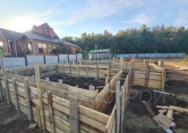 Серая "баварская кладка" в одноэтажном коттедже