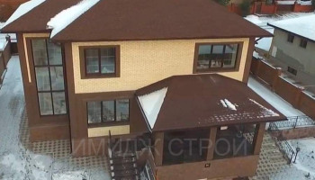 Красивый коттедж с гаражом