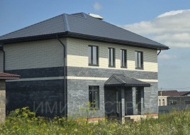 Двухэтажный коттедж из баварского серого кирпича 215 кв.м