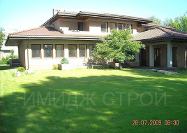Построили в стиле Райта в г. Стерлитамаке 2009г.