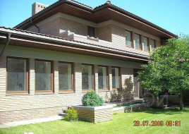 Построили в стиле Райта в г. Стерлитамаке 2009г.